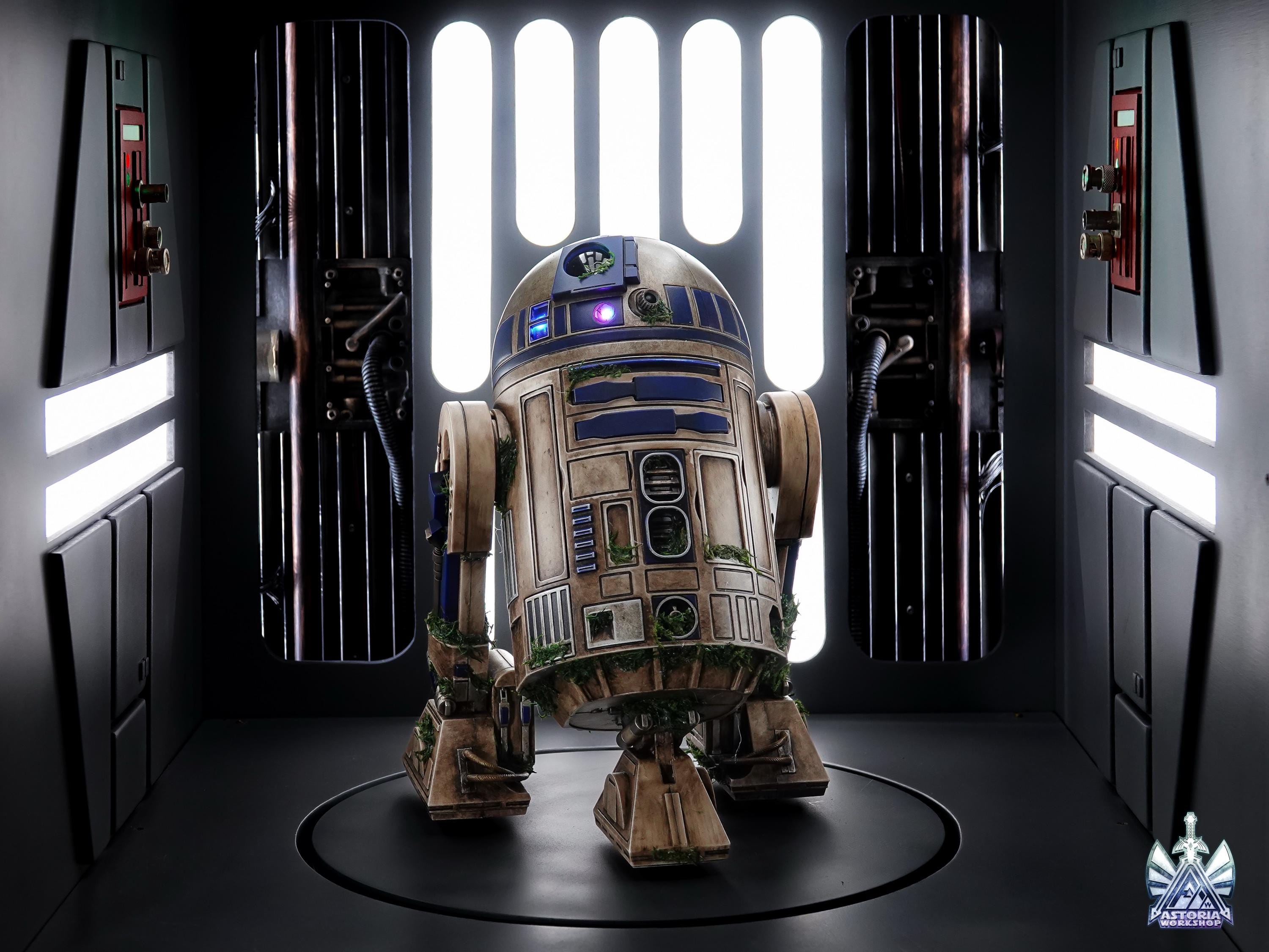 R2-D2 Mubo's Droid Builders Galaxy's Edge Droid Customization