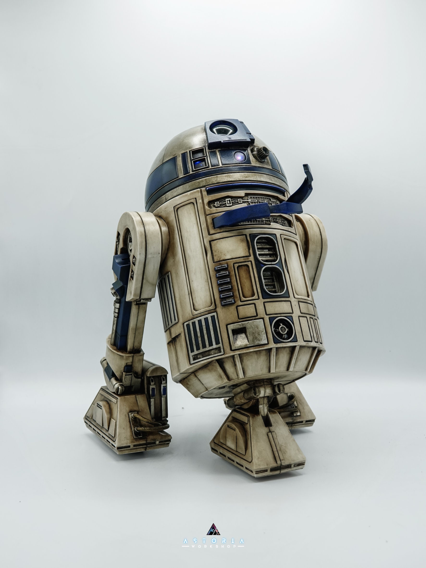 R2-D2 Mubo’s Droid Builders Galaxy’s Edge Droid Customization, Paint ...