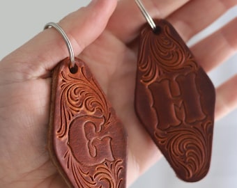 Customizable Leather Tooled Keychain-Western Font Personalizer Vintage Style Motel Key Ring- Custom Made Key Fob Acessory with Initial