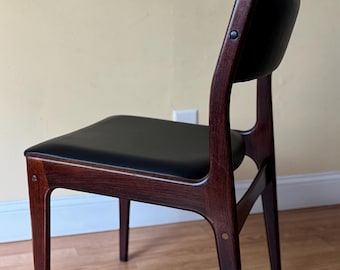 One Rosewood Chair by Johannes Andersen for Uldum Møbelfabrik, 1960s,  Danish dining side chair, side chair, desk chair, bedroom chair