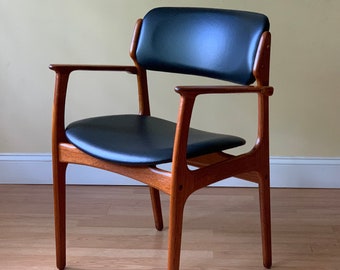 ONE Erik Buch Model #50 dining chair, solid teak (Erik Buck) Dining Armchair by OD Mobler, desk chair (set of six available)