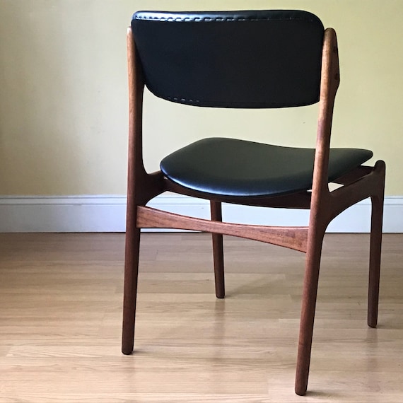 ONE Erik Buch Dining Side Chair by OD Mobler in OAK and Black
