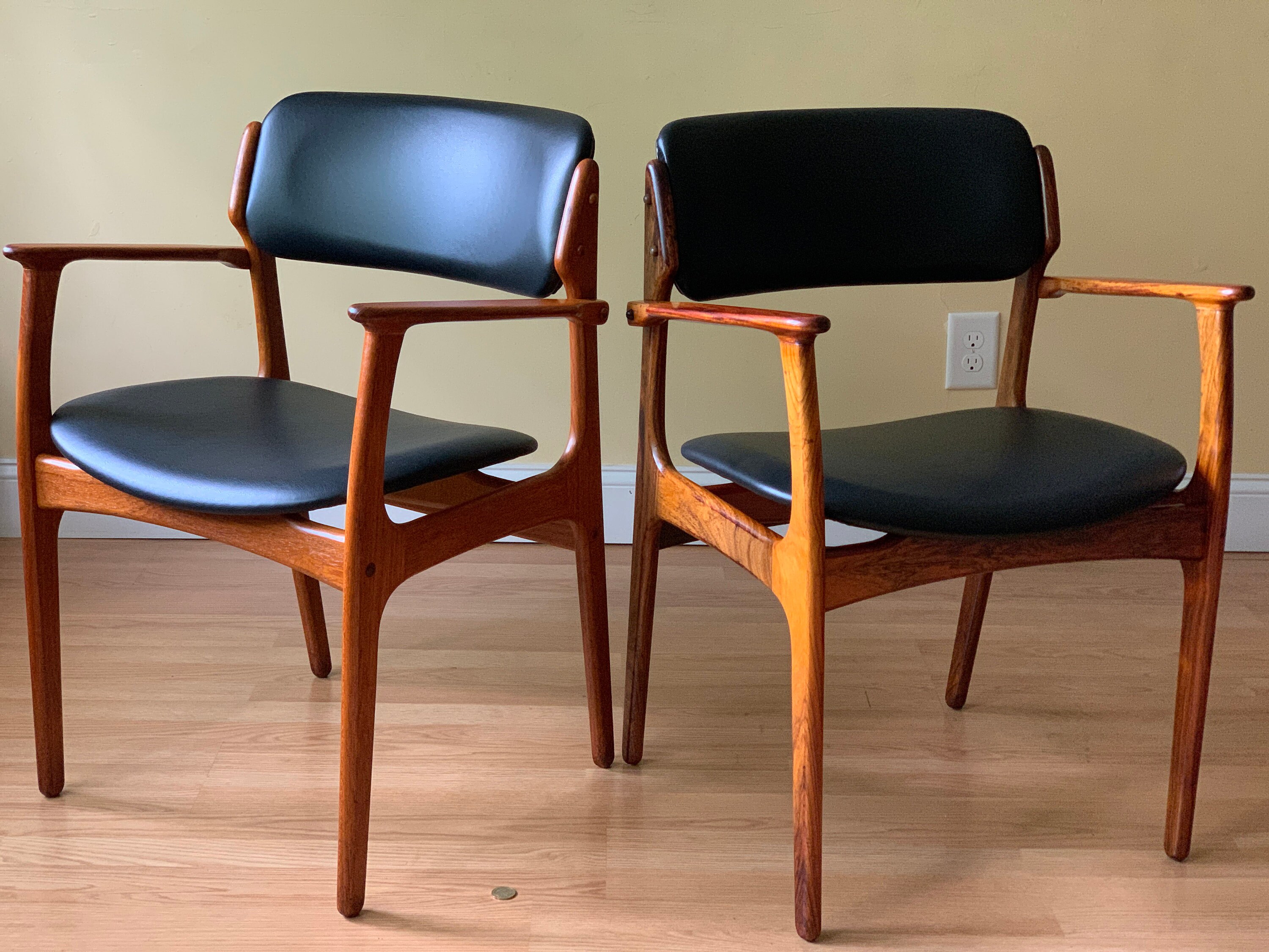 Erik Buch Arm Chair 2脚セット ONE Erik Buch Model #50 Dining Chair, Solid Teak (erik Buck