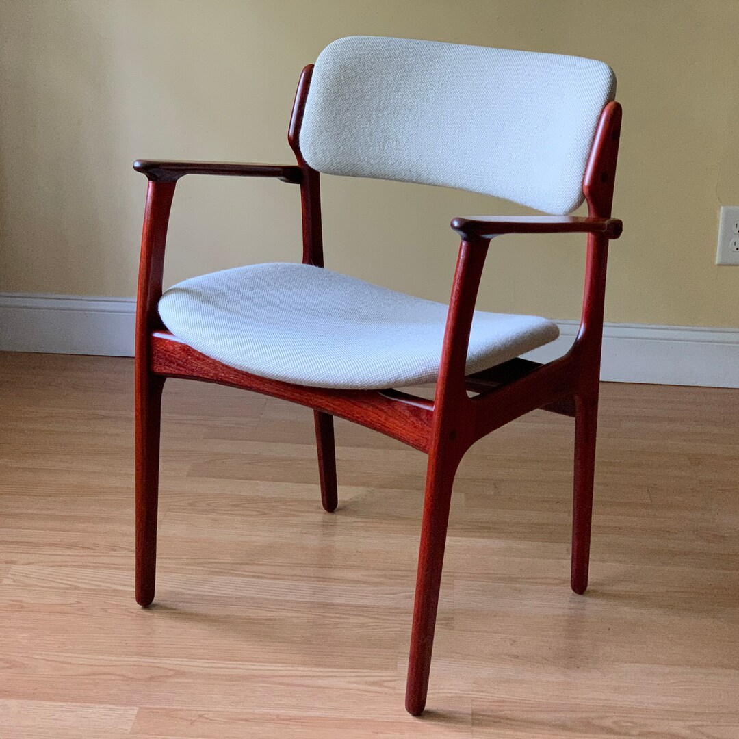 ONE Erik Buch Model #50 Dining Chair in Rosewood Finish (erik Buck