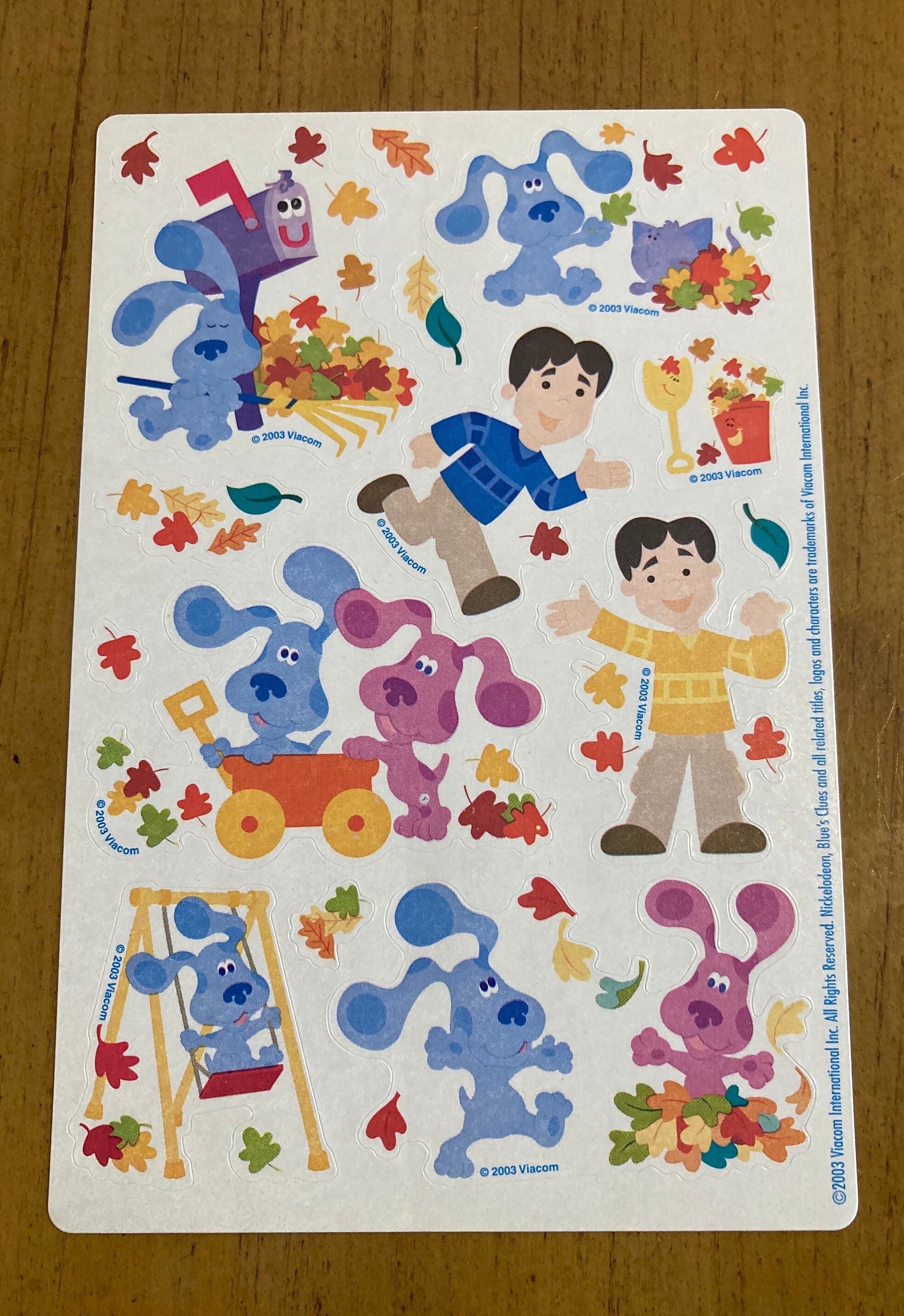 Blue’s Clues & You! Wiederverwendbares Sticker-Buch – Mit 122 Stickern & 5 Pop-up-Szenen, Für Kinder Ab 3