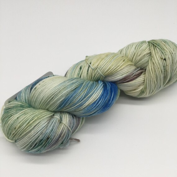 Frog pond - hand-dyed 4ply sock yarn - 100g
