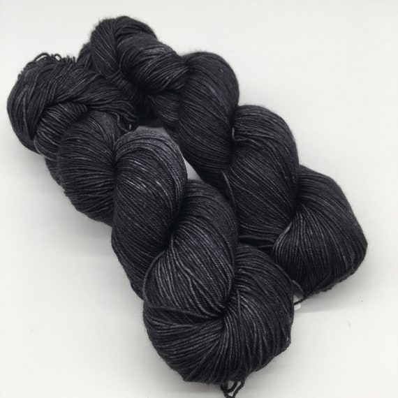 Black - hand-dyed semi-solid super sock yarn - 100g (425m)