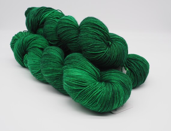 Village green - hand-dyed, variegated merino cashmere silk yarn - 100g (400m)