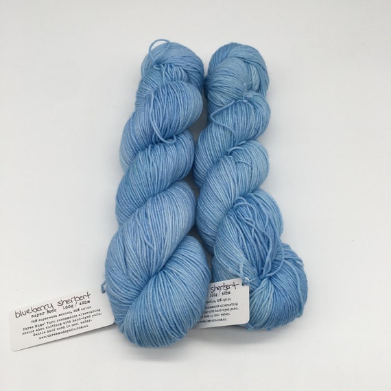 Blueberry sherbert - hand-dyed semi-solid blue super sock yarn - 100g (425m)
