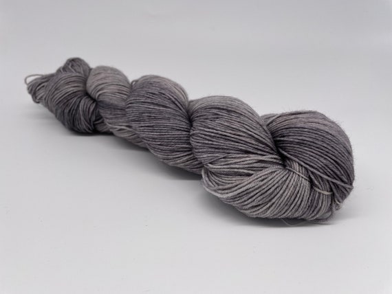 Asphalt - hand-dyed tonal grey sock yarn - 100g (425m)