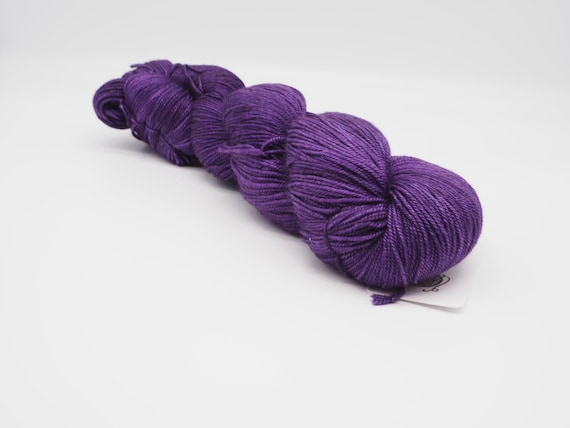 Purple of the year - hand-dyed variegated merino cashmere silk yarn - 100g (400m)