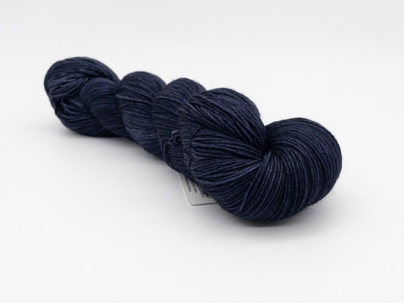 Indigo lyrebird - hand-dyed tonal blue super sock yarn - 100g (425m)