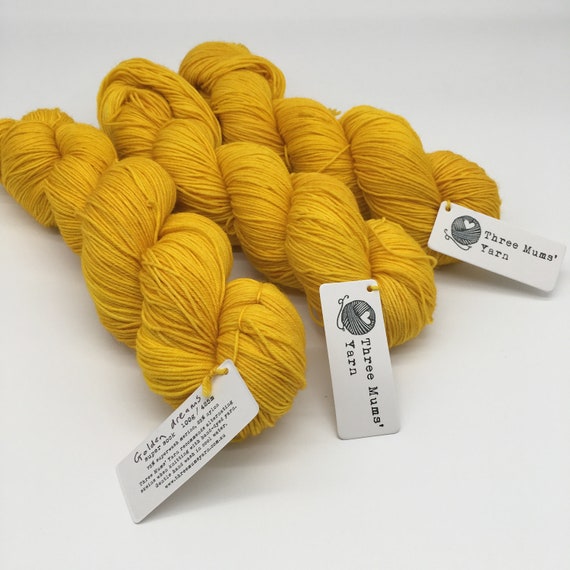 Golden dreams - hand-dyed tonal yellow super sock yarn - 100g (425m)