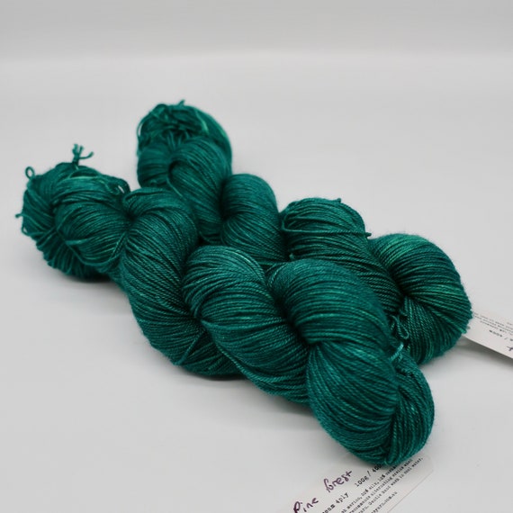 Pine forest - hand-dyed tonal green merino cashmere silk yarn - 100g (400m)