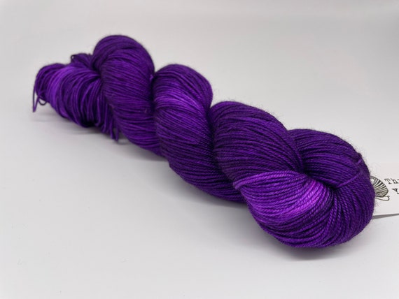 Purpelicious - hand-dyed semi-solid purple merino cashmere silk yarn - 100g (400m)