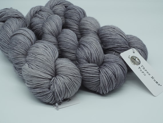 Snow clouds - hand-dyed tonal merino cashmere silk yarn - 100g (400m)
