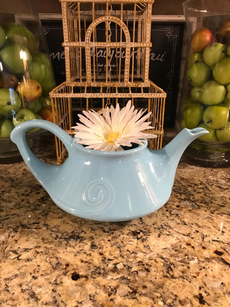Vintage Pearl China Co Wind-Up Musical Teapot Aladdin Style 1940/'s Light Blue Lusterware Plays Tea For Two
