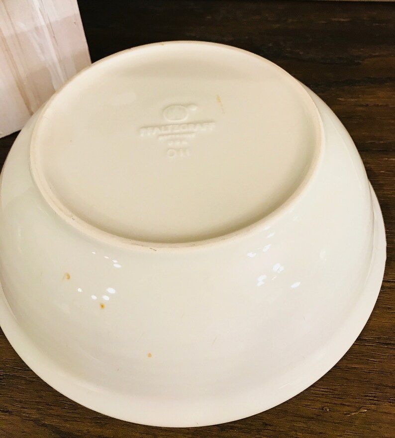 Pfaltzgraff Round Vegetable Bowl In Northwinds Blue And Green Bands Stoneware