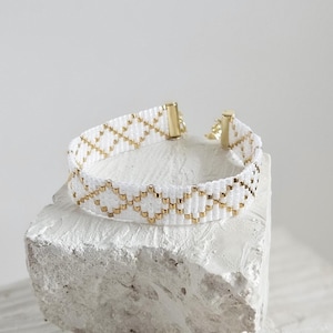 White Seed Bead Bracelet with Golden ZigZags | Adjustable 24K Gold Plated Clasp | Mom birthday gift
