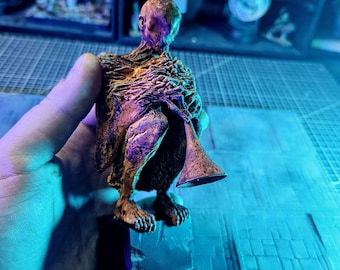 Unique Handcrafted Sculpture Inspired by Beksiński – Surreal Resin Art