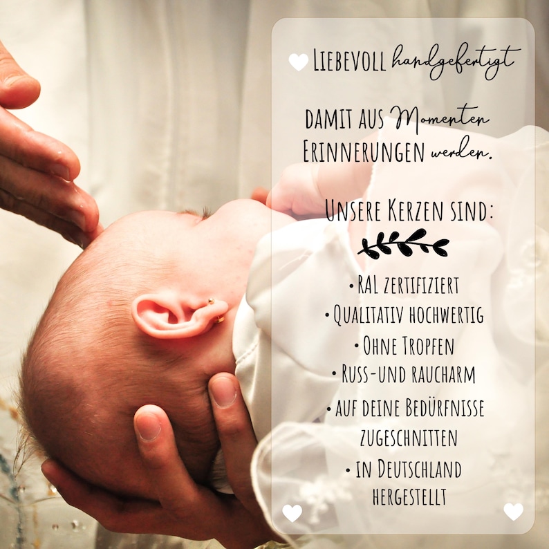 May include: A white card with black text that reads "Liebevoll handgefertigt" and "Damit aus Momenten Erinnerungen werden."  The card also lists the features of the candles, which are "RAL zertifiziert", "Qualitativ hochwertig", "Ohne Tropfen", "Russ-und raucharm", "Auf deine Bed&uuml;rfnisse zugeschnitten", and "In Deutschland hergestellt".