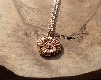 Collier chaîne avec pendentif marguerite style bohème acier inoxydable et or rose bijoux fantaisie fait main ras de cou pek7
