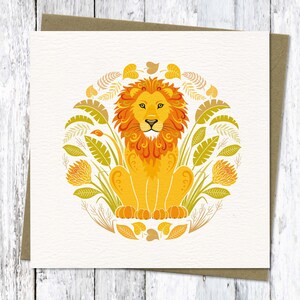 Carte Lion - une carte de voeux colorée d'animaux sauvages dans un style art folklorique avec une illustration du Roi Lion | Blanc à l'intérieur | Art du lion | Carte écologique