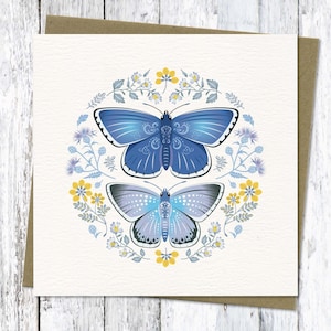 Blue Butterflies Card - colorati saluti alla fauna selvatica in stile folk art. Bella illustrazione di farfalle in blu e giallo. Blank Card