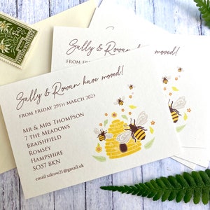 Bee Changement de cartes d’adresse personnalisées | Paquet de 24 ou 48 | Nous avons déplacé les cartes | Maison neuve | Cartes mobiles Ruche et Fleurs |