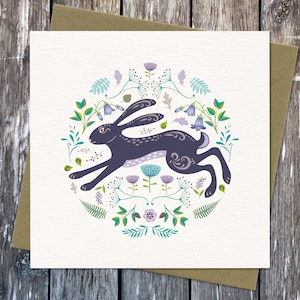Biglietto di auguri con lepre / Lepre che corre / Arte della fauna selvatica / Arte popolare scandinava / Illustrazione mistica della lepre estiva / Biglietto di compleanno / Lepre che corre