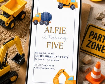 Könnte beinhalten: Ein Smartphone zeigt eine digitale Geburtstagseinladung mit Aquarell-Baustellenfahrzeugen, darunter ein Muldenkipper, ein Betonmischer und ein Bagger. Der Text lautet: ALFIE is turning FIVE. Please join us for ALFIES BIRTHDAY PARTY August 1, 2025 at 2pm At 123 Truck Road Construction city.