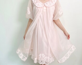 Sz L Vintage Baby Pink Peignoir Set, Nightgown & Matching Robe 2 Piece Set