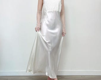 Precioso vestido lencero vintage de Victoria's Secret, color blanco marfil, de seda, con cuentas, ideal para bodas, lunas de miel o como vestido de noche (talla grande).