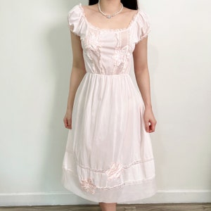 Sz M/L Vintage Baby Pink Floral Lace  Slip Dress, Floral Embroidered, Lingerie Nightgown