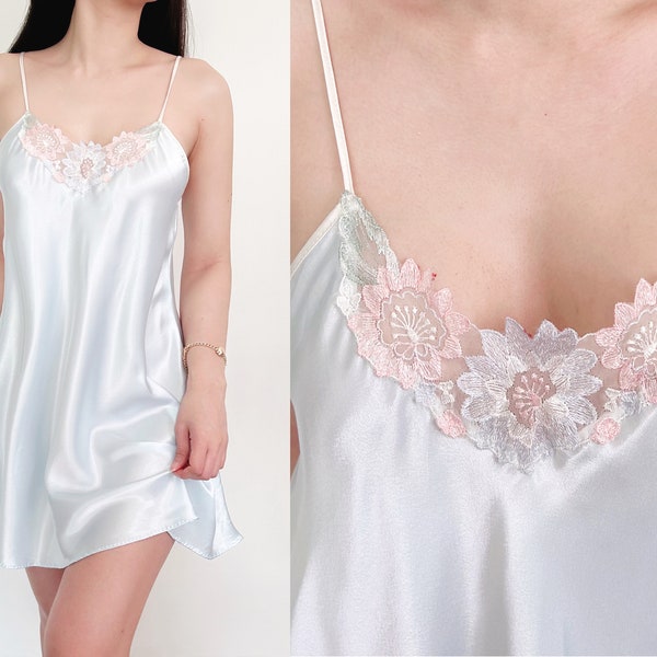 Sz S vintage « Val Mode » Chemise de nuit fleurie bleu pastel et pastel Robe sans bretelles en satin Lingerie boudoir Mini déshabillé, Robe printemps-été