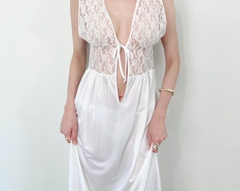 Precioso camisón vintage blanco de encaje y nailon sedoso con corpiño de encaje transparente, lencería, vestido lencero, talla M/L (mediana/grande).