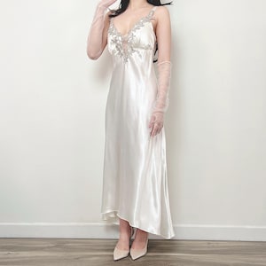 Sz XL Beautiful Vintage Flora Nikrooz Ivory White Lace  Bridal Slip Dress, Glam Princess Style, Wedding Bridal Honeymoon Night Gown