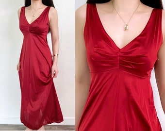 Sz 32 (S) Vintage Vanity Fair Burgandy Red Nylon Nightgown, Slip Dress, Nightie Sleepwear