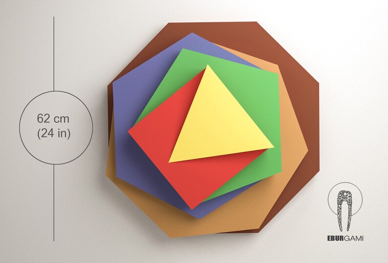 Puede incluir: Un dise&ntilde;o geom&eacute;trico multicolor hecho de papel. El dise&ntilde;o es una serie de formas superpuestas, que incluyen un tri&aacute;ngulo amarillo, un cuadrado rojo, un cuadrado verde, un oct&oacute;gono morado y un oct&oacute;gono marr&oacute;n. El dise&ntilde;o mide 62 cm (24 pulgadas) de di&aacute;metro. El texto "EburGami" es visible en la esquina inferior derecha de la imagen.