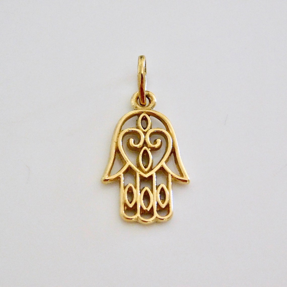 Hamsa pendant in 18k gold Hand of Fatima gold pendant | Etsy