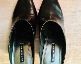 1990's Bandolino preowned Women's black leather shoes size 8m mules made in China