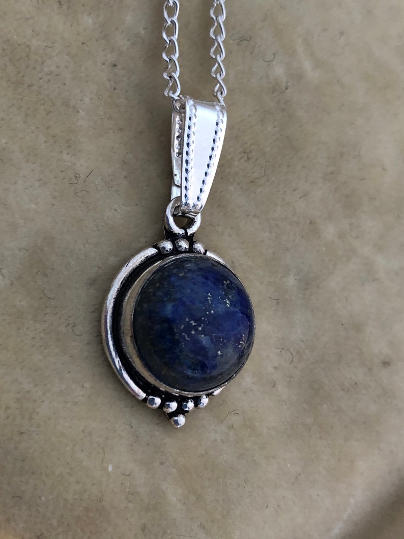 Vintage Lapis Lazuli 925 sterling silver necklace 925 silver mini belcher chain....blue gemstone