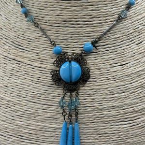 Collana vintage in vetro ceco Art Déco: tonalità blu cielo e oro
