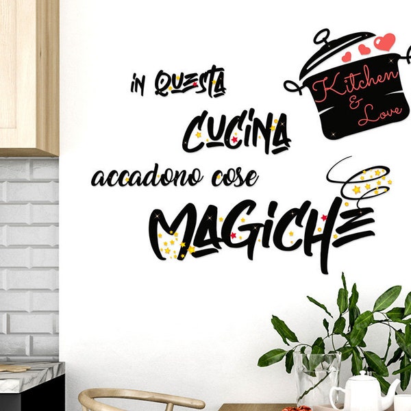 Adesivi murali frasi cucina In questa cucina accadono cose magiche con pentola e cuori wall stickers citazione adesivo da muro decorazione