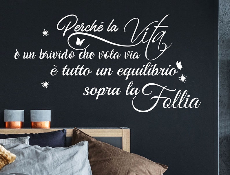 Adesivi murali frasi in vinile stickers scritta da parete wall stickers Perchè la vita è un brivido immagine 4