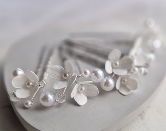 White Hydrangea wedding Pearl hair pins, Small flowers for hair