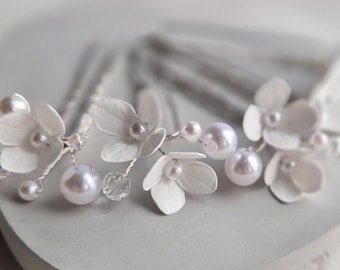 Pearl wedding hair pins White Hydrangea