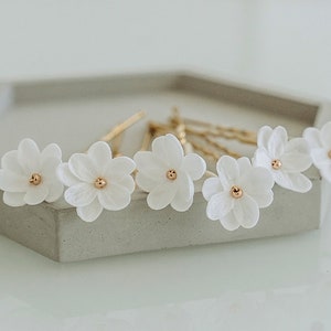 White flowers bridal hair pins, Wedding hair pins small flowers