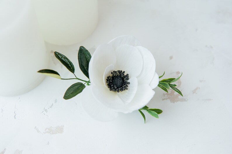 White anemone hair clip, Bride hair piece, White Poppy Hair Clip, Wedding accessory, Hair flower, Botanic hair piece, Bridesmaide headpiece image 4