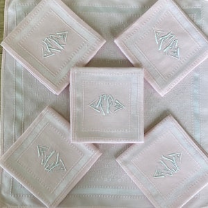 Lichtroze Franse katoenen art-nouveauservetten met monogram - set van 6 inch